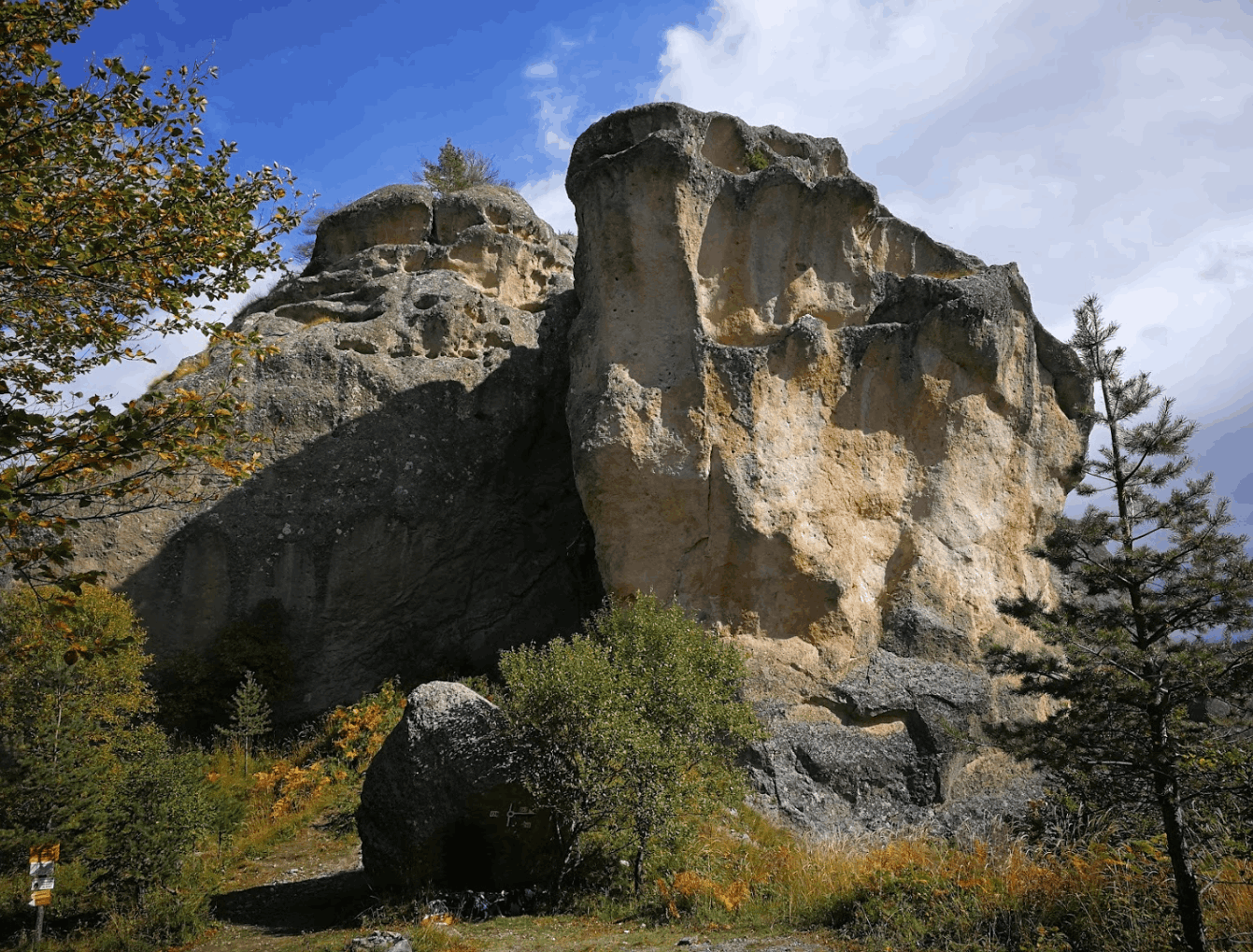 Караджов камък